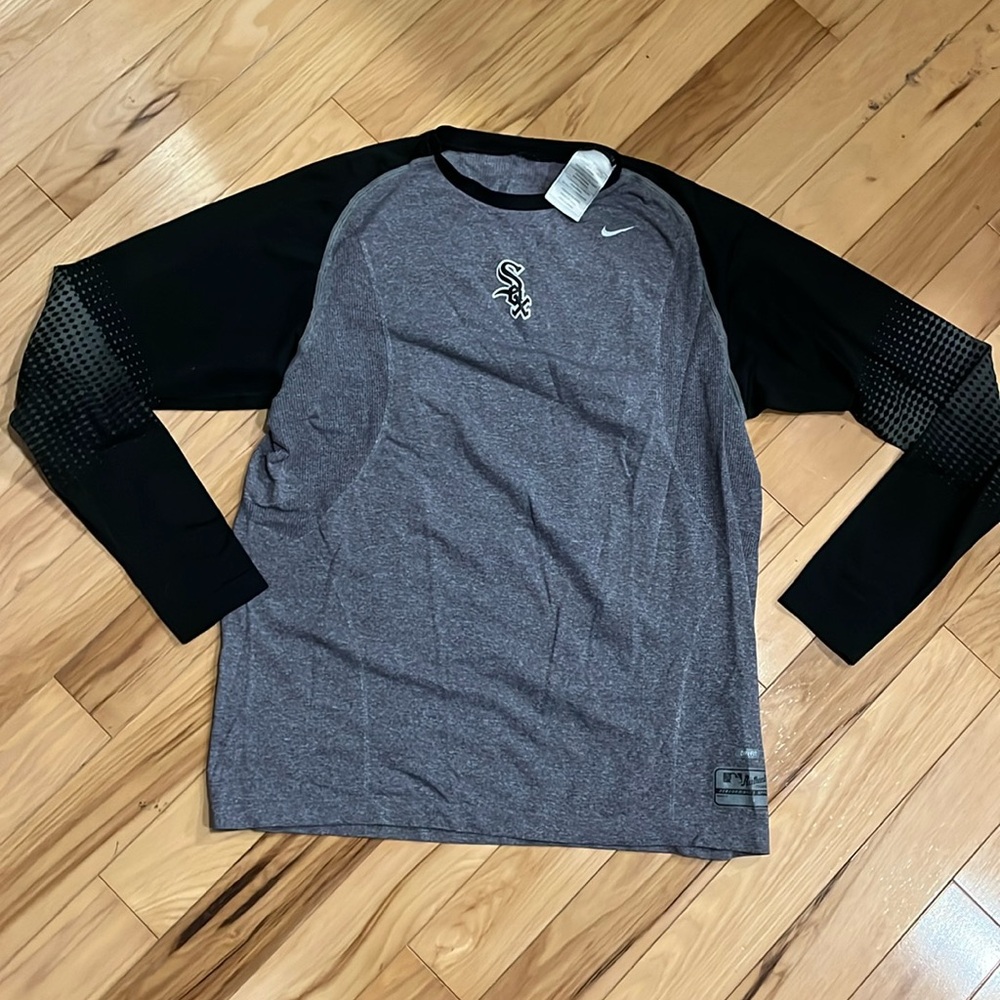 Nike Gray and Black Long Sleeve Tee